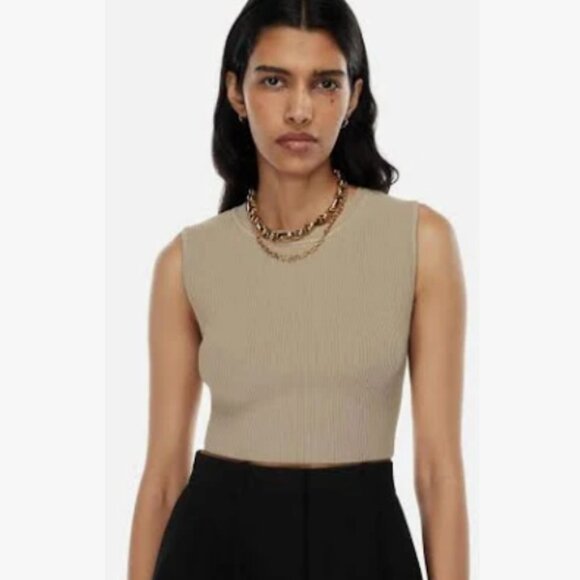 Aritzia Women's Babaton Sculpt Knit Muscle Cropped Tank Top - Picture 2 of 2